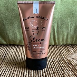 Bath and body works- Aromatherapy Smoothing Body Scrub- Sleep - NWT